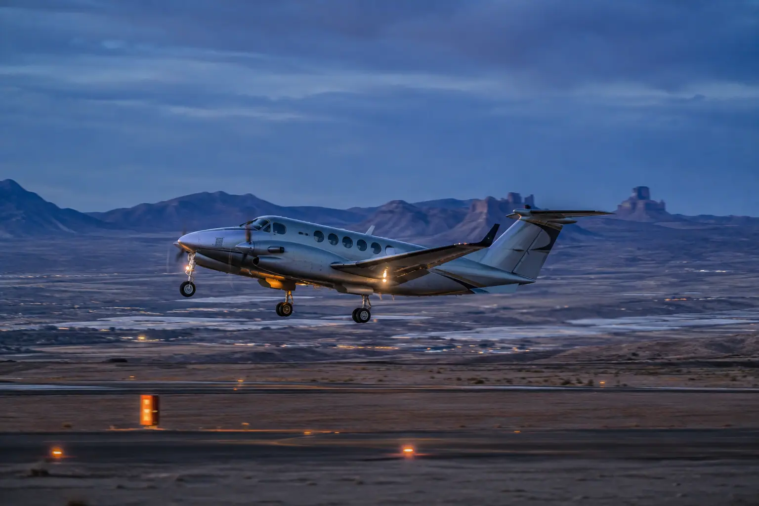 Private jet Phoenix to San Diego